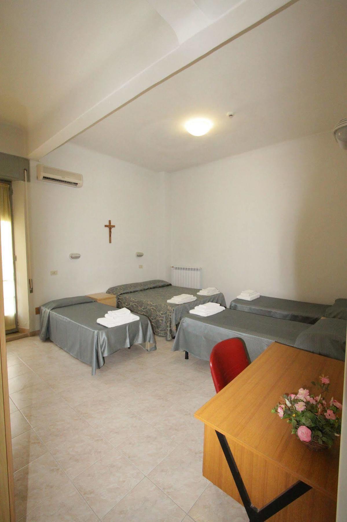 Casa Per Ferie Margherita Diomira 호텔 로마 외부 사진